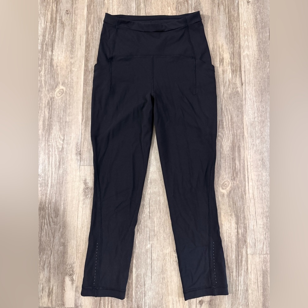 Lululemon Swift Speed High-Rise Crop 21" size 2 in
Black
